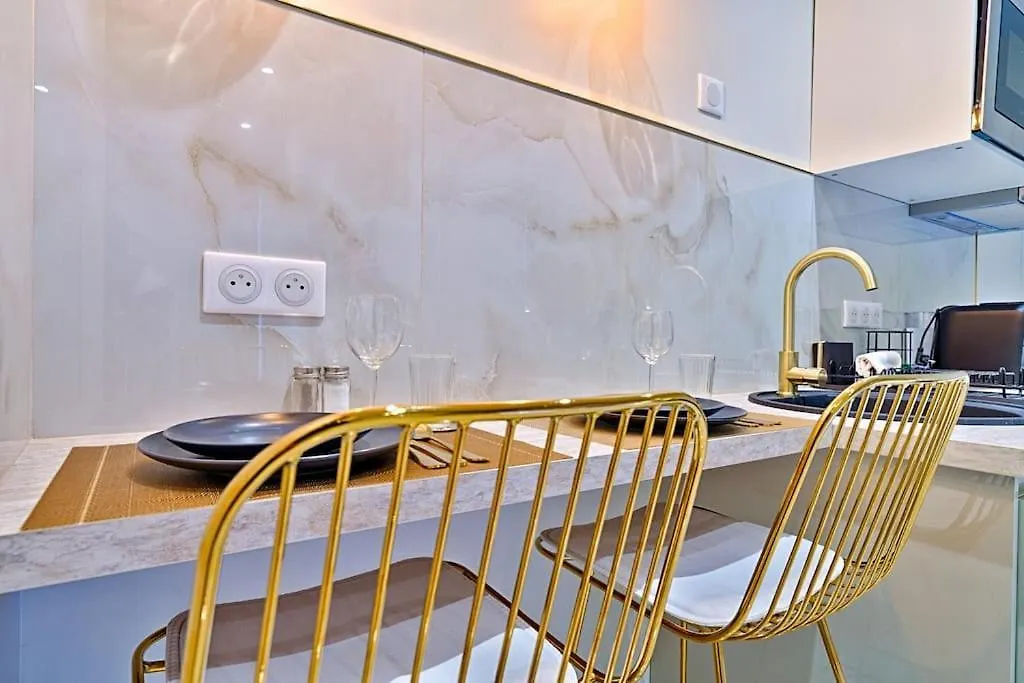 Welcome To Luxury Dream Yerres 0*,  France