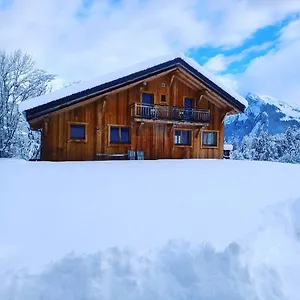 chalet-le-mas-devant.hotels-rhonealpes.com/